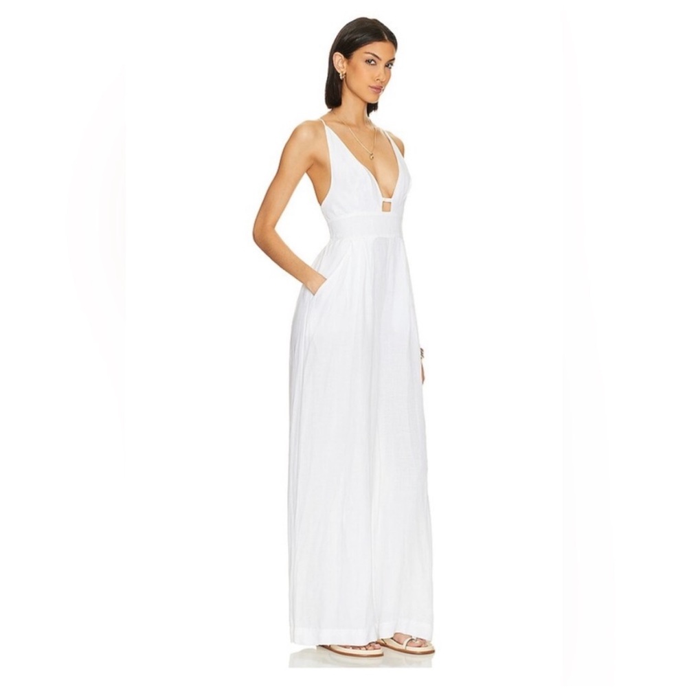 Elegant White Maxi Dress